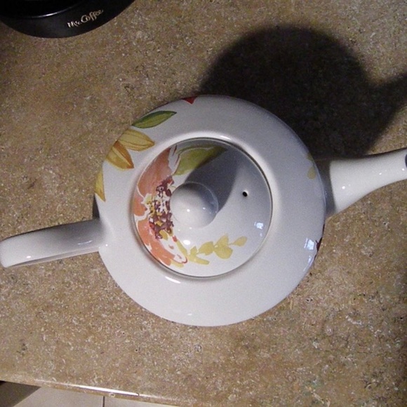 Summer Daisey tea pot. by 222 Fifth - Picture 4 of 6